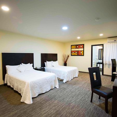 Wyndham Garden Aguascalientes Hotel & Casino Экстерьер фото