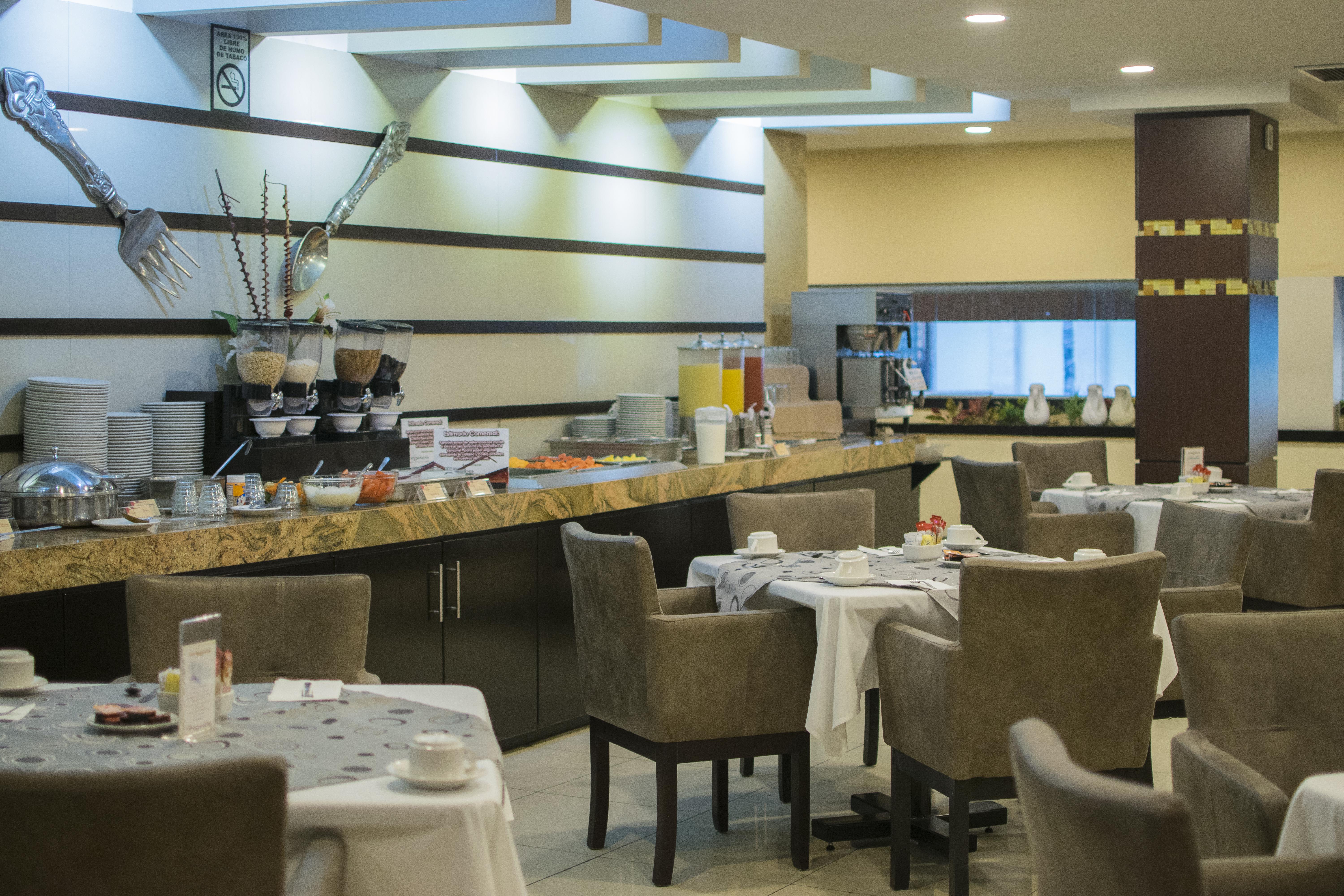 Wyndham Garden Aguascalientes Hotel & Casino Экстерьер фото