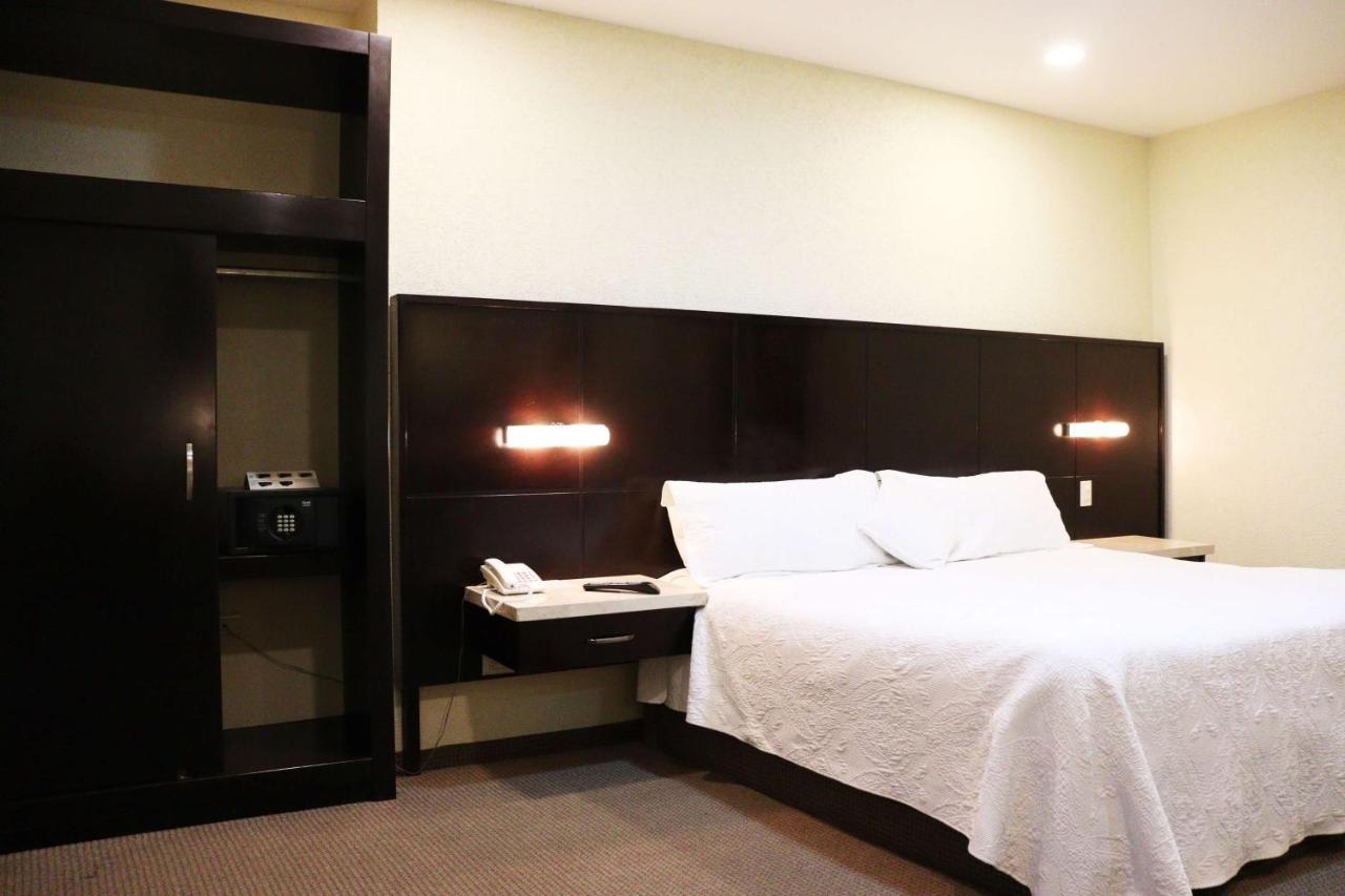 Wyndham Garden Aguascalientes Hotel & Casino Экстерьер фото
