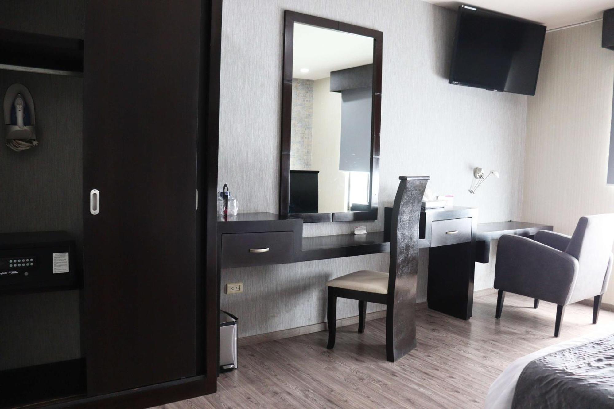 Wyndham Garden Aguascalientes Hotel & Casino Экстерьер фото