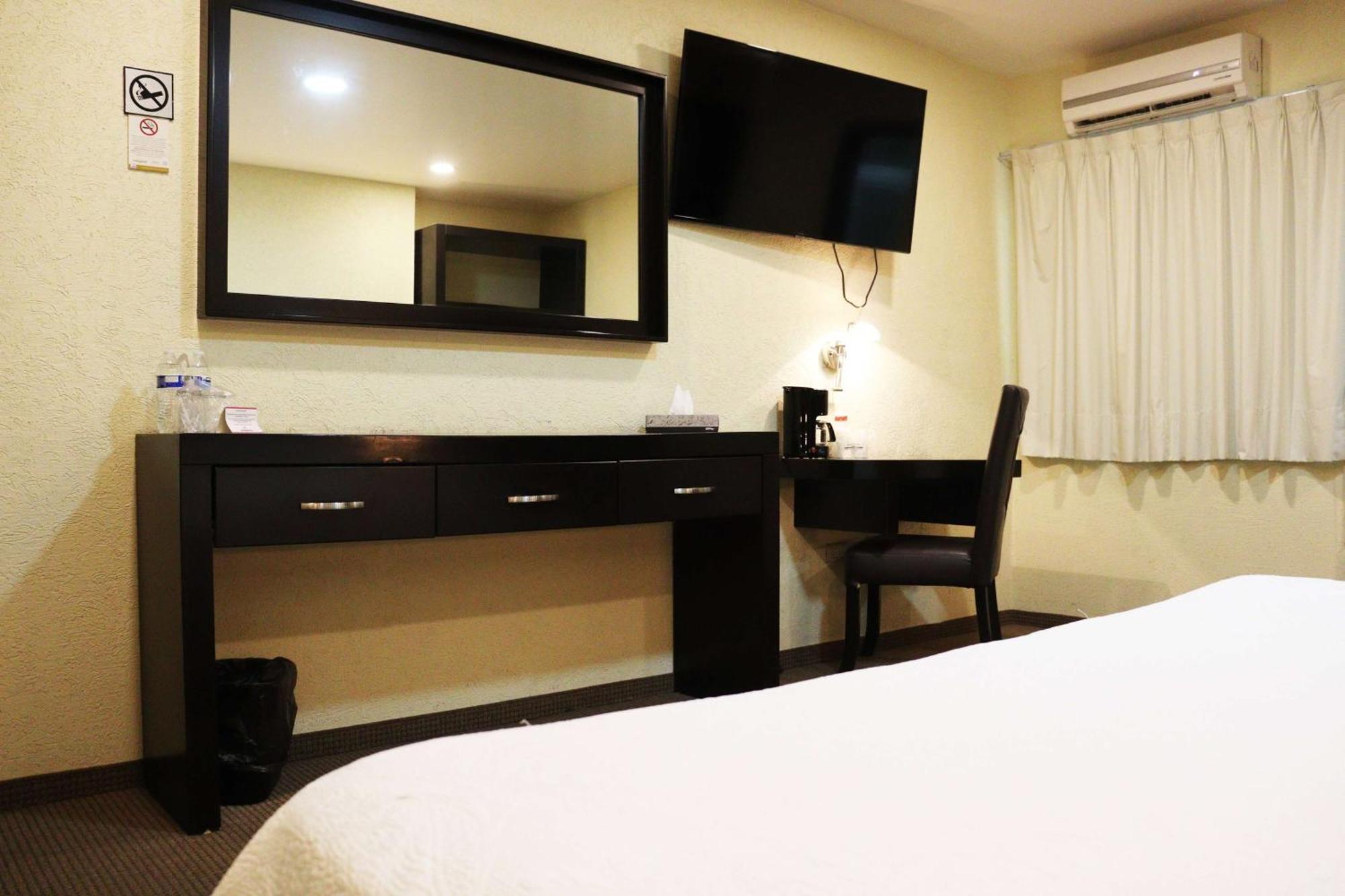 Wyndham Garden Aguascalientes Hotel & Casino Экстерьер фото