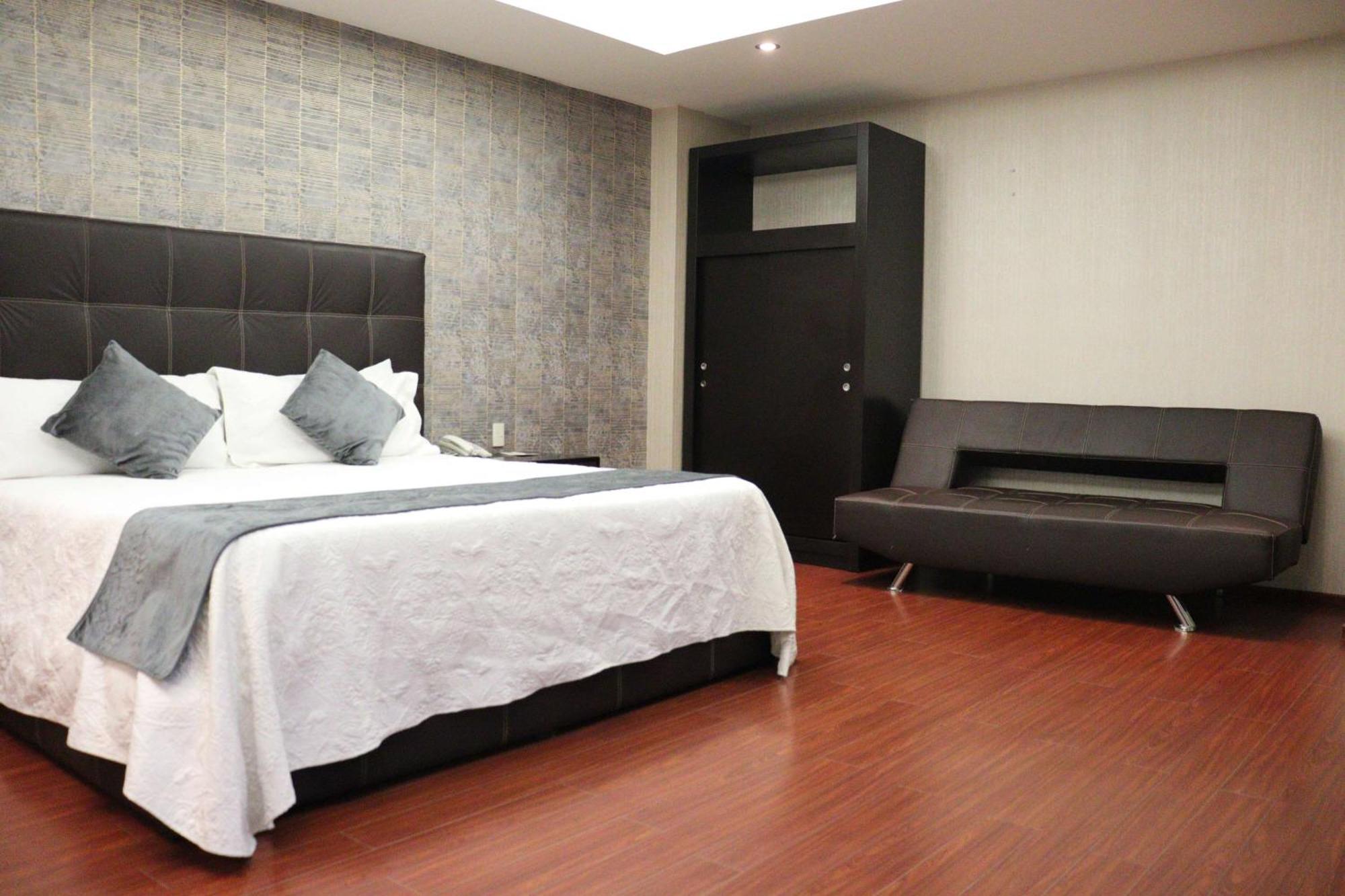 Wyndham Garden Aguascalientes Hotel & Casino Экстерьер фото