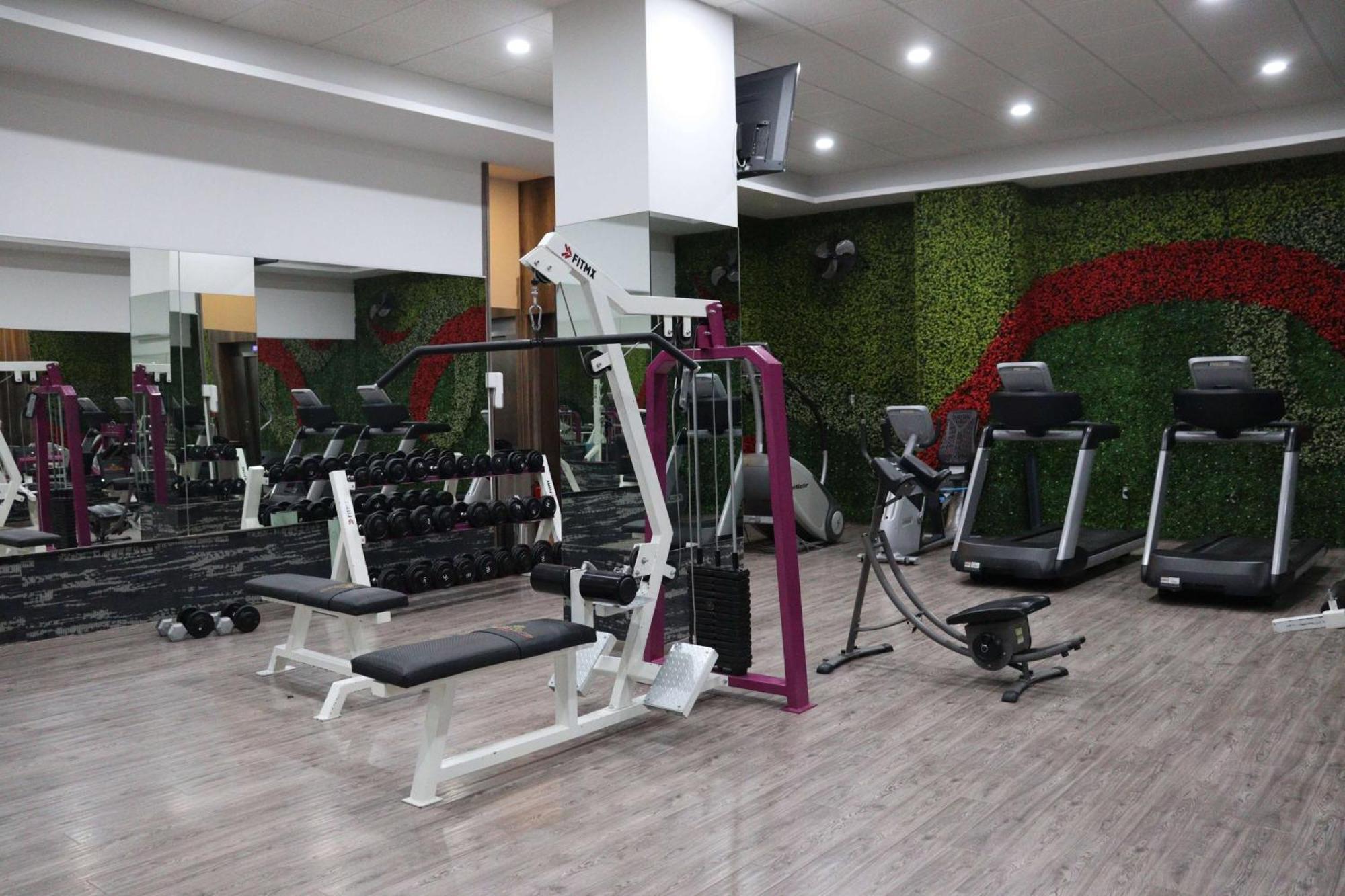 Wyndham Garden Aguascalientes Hotel & Casino Экстерьер фото