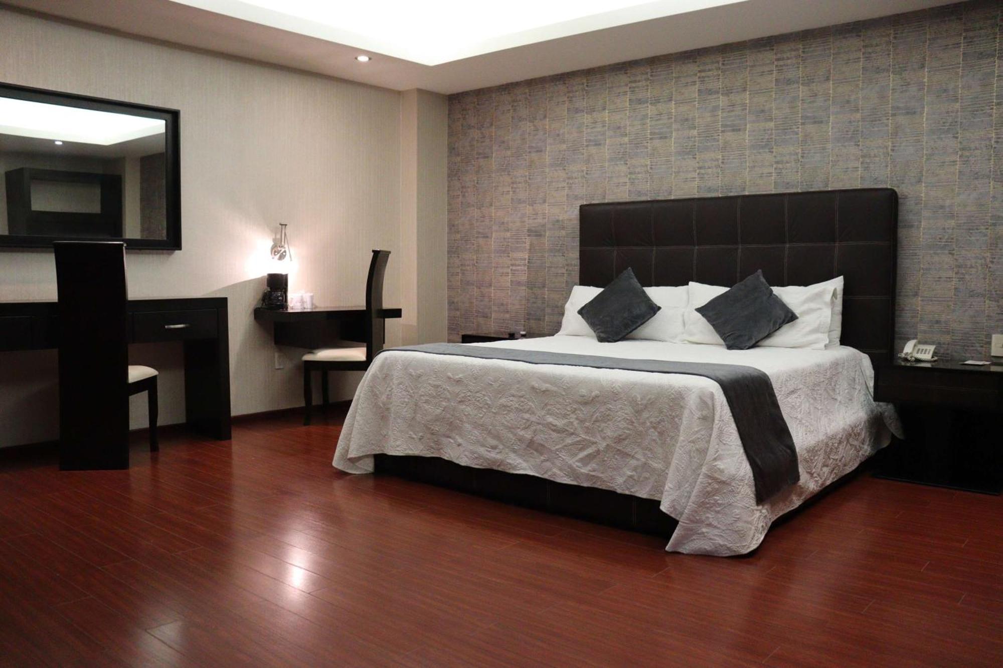 Wyndham Garden Aguascalientes Hotel & Casino Экстерьер фото