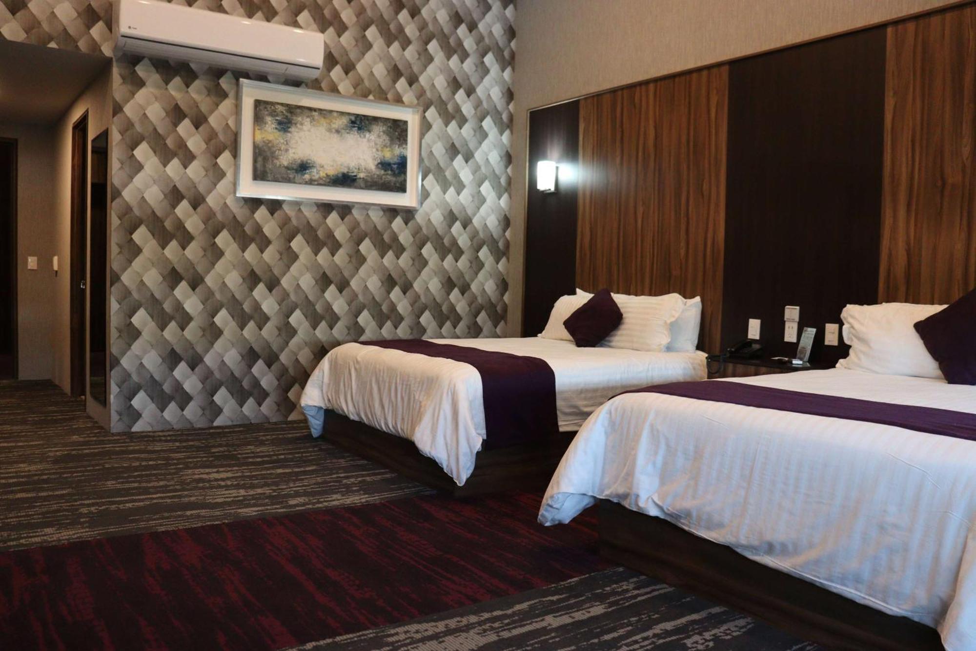 Wyndham Garden Aguascalientes Hotel & Casino Экстерьер фото
