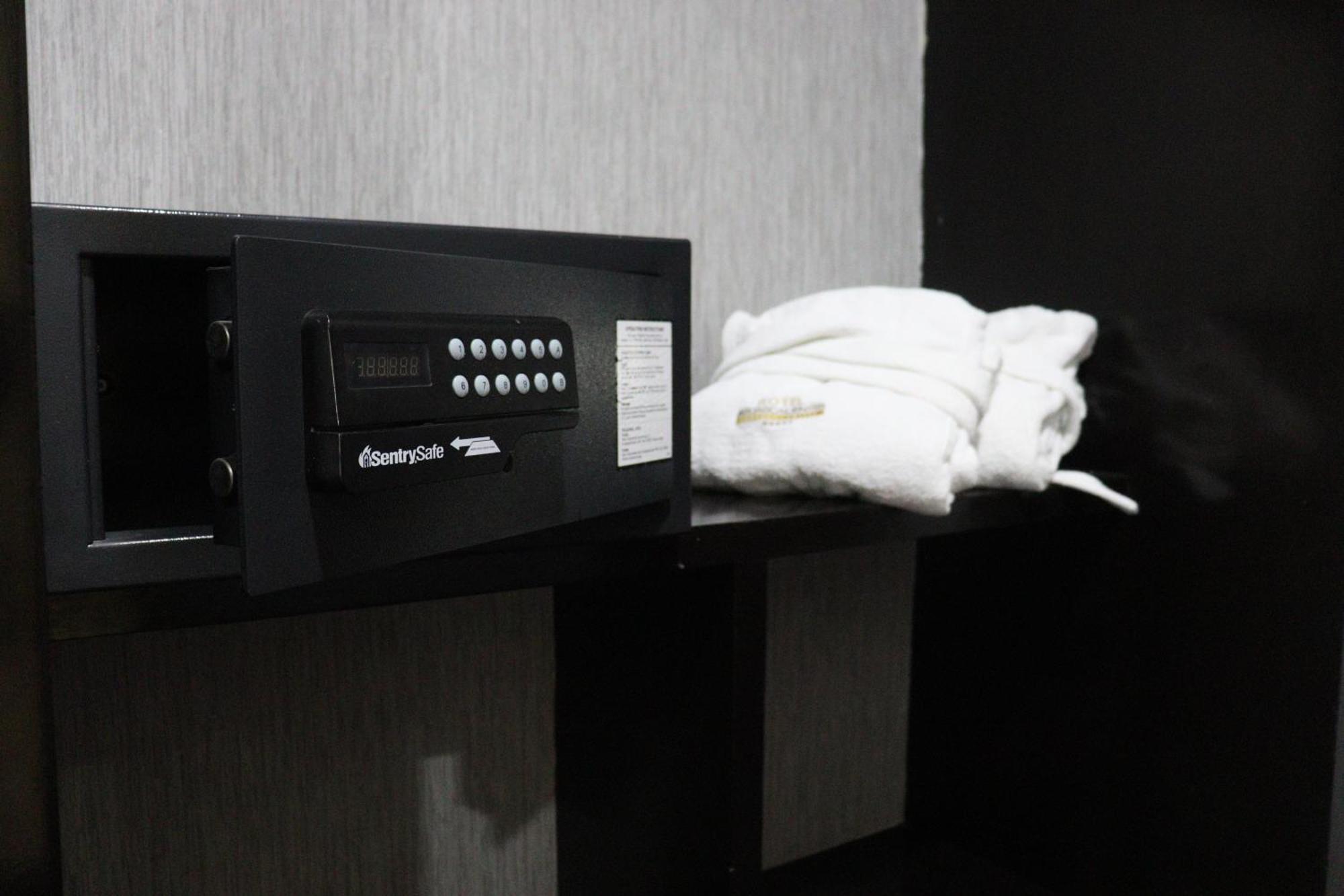 Wyndham Garden Aguascalientes Hotel & Casino Экстерьер фото